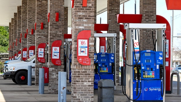 Oil, gas prices jump as Trump flirts with striking Iranian oil infrastructure