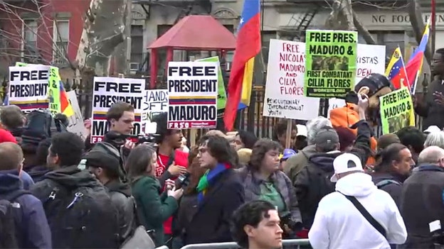 Protesters gather in Manhattan ahead of Maduro federal court appearance