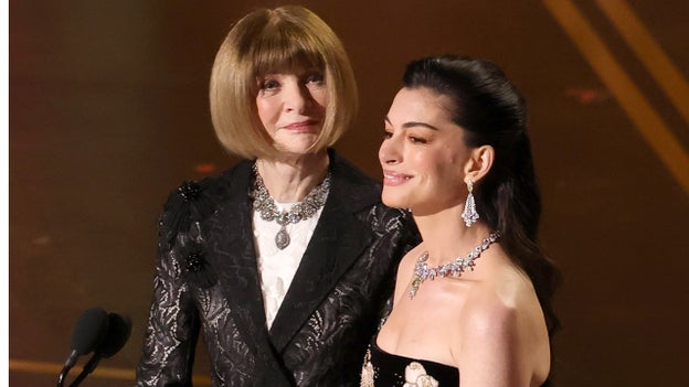Anna Wintour, Anne Hathaway brings 'The Devil Wears Prada' to life during 2026 Oscars