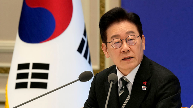 South Korea to restrict public employees' car use, extend fuel price caps over energy disruptions