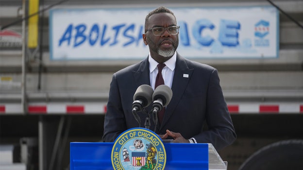 Chicago mayor says ICE not welcome at airports, reiterates call to abolish agency