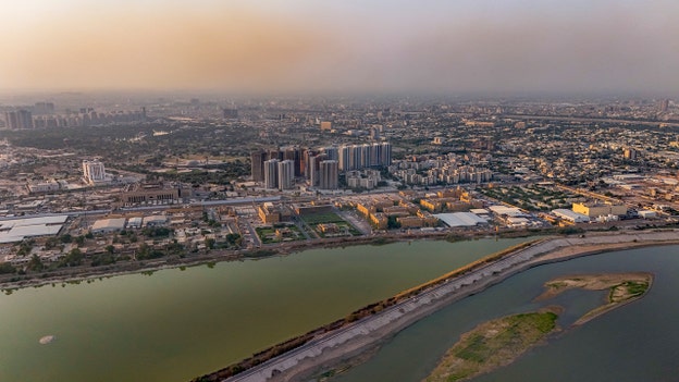 Máy bay không người lái được cho là đã tấn công cơ sở ngoại giao của Mỹ tại Baghdad trong bối cảnh các cuộc tấn công trong khu vực leo thang.