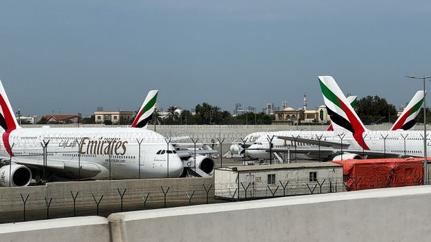 Τα ΗΑΕ απογειώνουν μαχητικά αεροσκάφη εν μέσω επίθεσης με πυραύλους και μη επανδρωμένα αεροσκάφη από το Ιράν