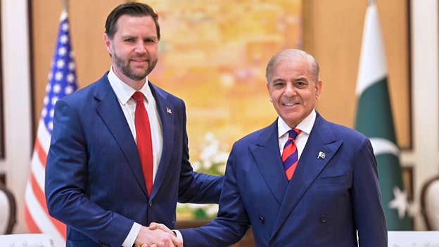 Συνάντηση Βανς με τον πρωθυπουργό του Πακιστάν ενόψει των διαπραγματεύσεων με το Ιράν