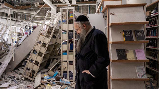 Netanyahu approves plan to return 2.5 million children to classrooms after five-week hiatus