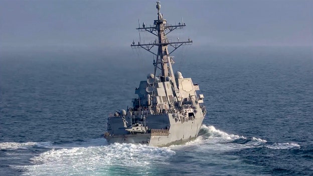Iran threatens to sink American ships in Strait of Hormuz during military blockade: report