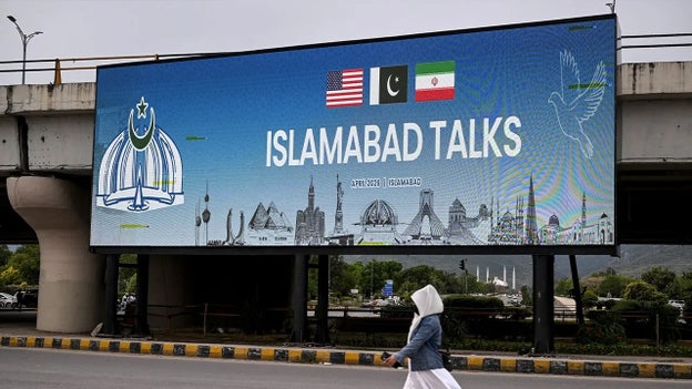 Islamabad streets reopen, US-Iran sides not close to signing memorandum: report