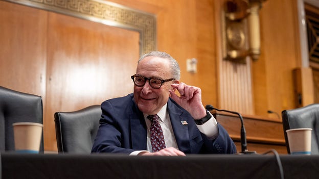 Schumer praises Swalwell's resignation from Congress