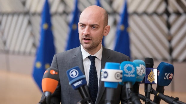 French foreign minister urges Iran to make 'major concessions' as ceasefire talks stall