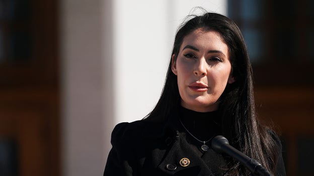 Swalwell submits resignation letter after Luna issues expulsion threat, she says