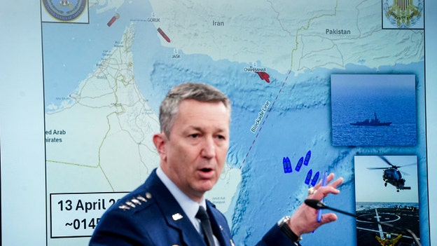 Περισσότεροι από 10.000 ναύτες, πεζοναύτες και αεροπόροι συμμετέχουν στον ιρανικό αποκλεισμό, λέει ο Κέιν