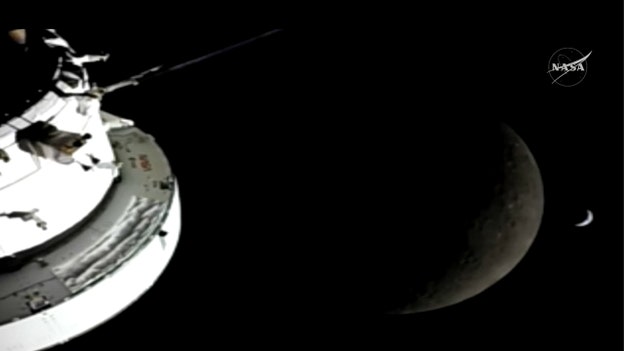 Crew enters communications blackout as Orion slips behind the Moon
