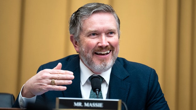 Massie snaps photo of a trash truck after resignations: 'I think we’re gonna need a bigger truck'