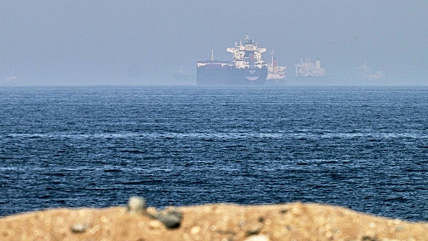Iran pushes proposal to delay nuclear talks, ties them to US ending blockade, Hormuz reopening first