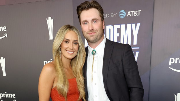 Lainey Wilson makes red carpet debut with husband Duck