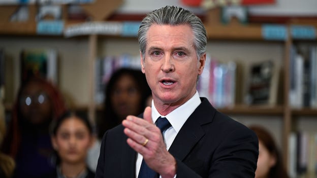 Gov. Newsom briefed on Sandy Fire as crews deploy air and ground attack