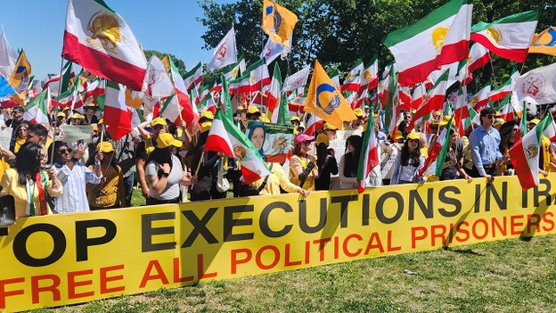 Crowds call for ‘regime change in Iran’ ahead of march in Washington