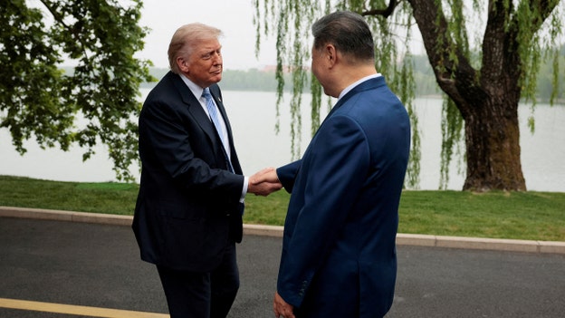 Trump arrives at Zhongnanhai Garden for second day of talks with Xi