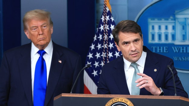 Trump reportedly pushing DOJ to target reporters over Iran war info leaks