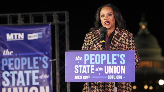 Squad Democrat Summer Lee wins Pennsylvania primary after backlash over rally remarks