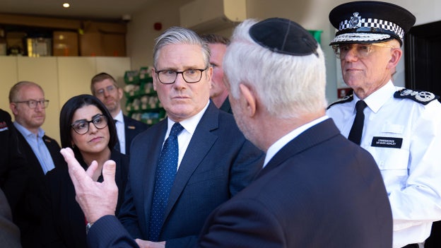 UK prime minister weighs ban on pro-Palestinian protests amid rise in antisemitic terror