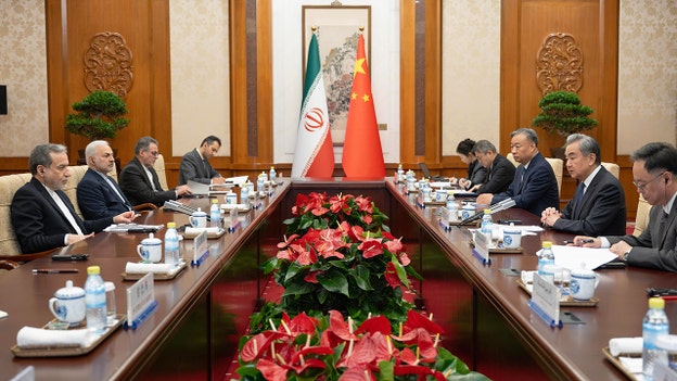 Chinese, Iranian foreign ministers meet in Beijing days before high-stakes Trump-Xi summit