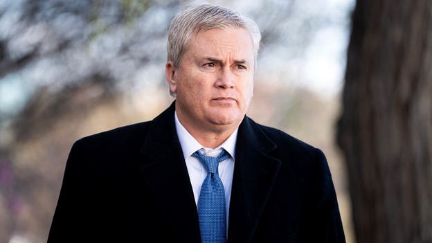 Comer unveils anti-fraud legislation after probe targets Minnesota Democrats