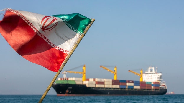 IRGC claims 25 vessels passed through Strait of Hormuz in past 24 hours