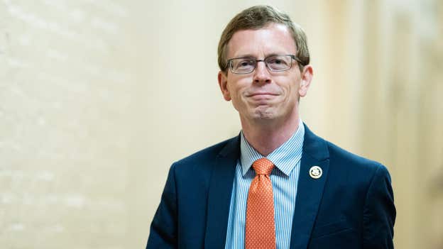South Dakota GOP governor race tightens as voters may not get a winner tonight