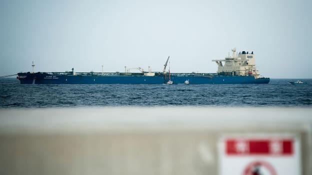 Oil prices fall as hopes grow for US-Iran agreement