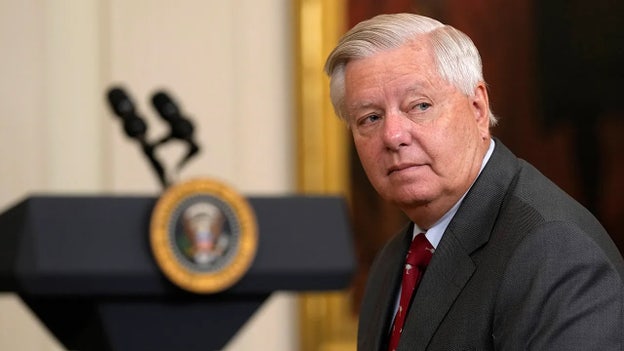 Trump plans to seize Strait of Hormuz by force if Iran diplomacy fails, warns Graham