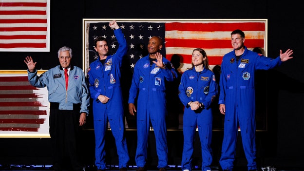 Trump honors Artemis II astronauts, Apollo moonwalker during America 250 celebration