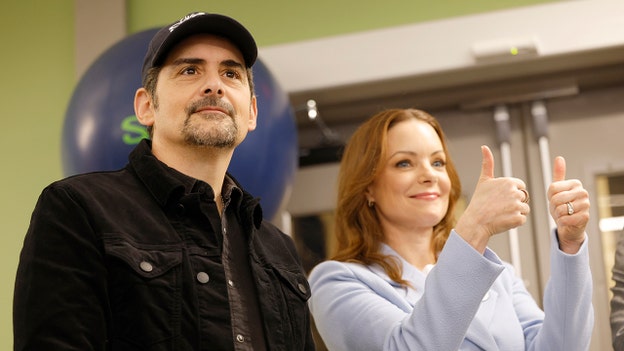 Brad Paisley, Kimberly Williams-Paisley say Taylor, Travis are starting marriage in 'beautiful' way