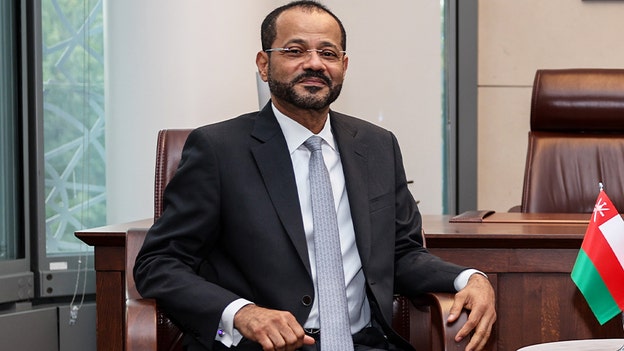 Oman says Strait of Hormuz should stay open