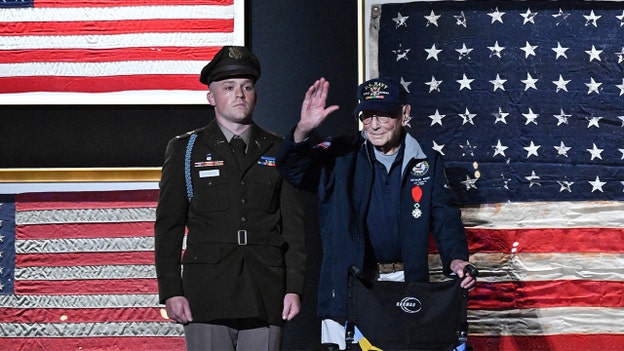 Trump recognizes 107-year-old World War II veteran in patriotic address