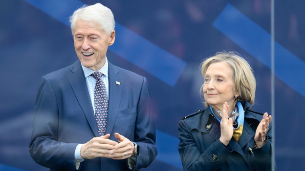 Bill and Hillary Clinton remember beloved American icon Dolly Parton
