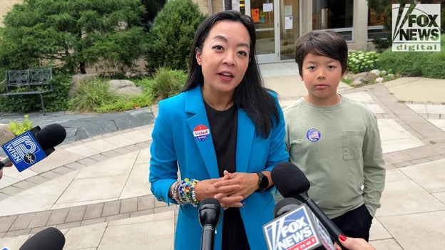 Socialist Democratic gubernatorial candidate said she's not canceling Thanksgiving