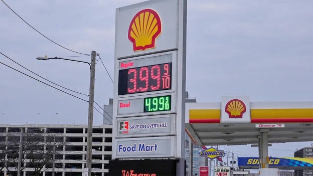 Democrats target GOP over Iran war as gas, fertilizer prices rise ahead of midterms: report
