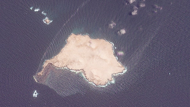Oil spill from sanctioned tanker threatens Oman in ‘nightmare scenario’ agencies warn