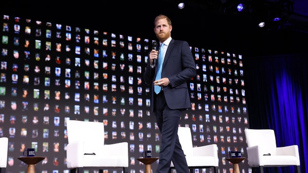 Bill Clinton thanks Prince Harry for advocating for children’s safety with AI at Clinton event