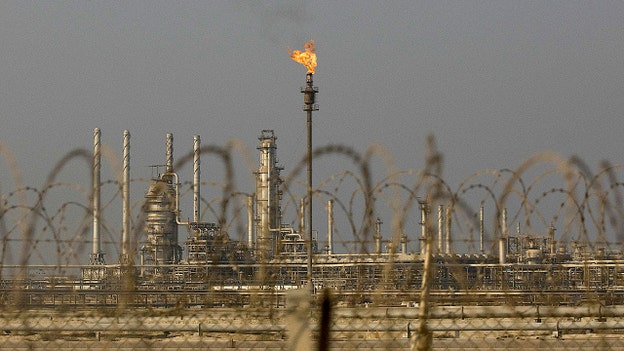 Oil prices sink to one-week low as Saudi Arabia reroutes exports amid disruptions