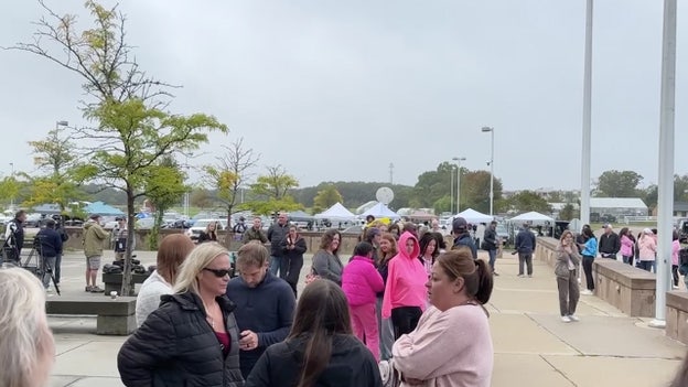 Lindsay Clancy supporters wearing pink seen outside courthouse