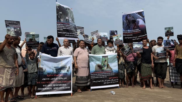 More than 120 killed as Houthis push toward Bab al-Mandab Strait
