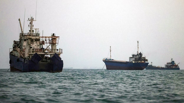 Iran sắp công bố tuyến đường mới qua eo biển Hormuz và vùng cấm vận ở Vịnh Ba Tư: theo một bản tin.