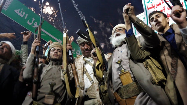 Houthis push to seize strategic Yemen heights, threatening to cut off Red Sea coast