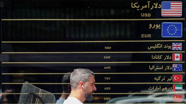 Iranian rial sinks past 2.5 million to US dollar in new record low