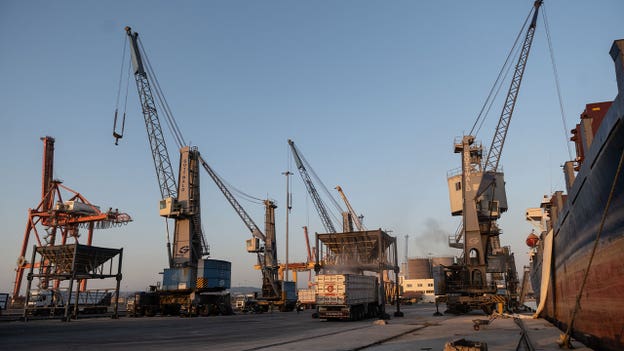 Analysis says Syria emerging as potential alternative to Strait of Hormuz oil routes