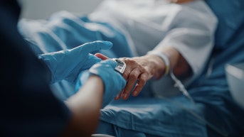 La IA está transformando los historiales médicos, y ahora se está desatando una batalla por los costes de 942 millones de dólares - Fox News