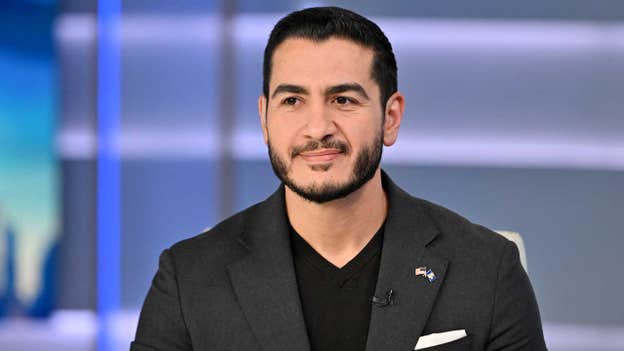Dem US Senate candidate Abdul El-Sayed says he's a "man of faith" who prays daily