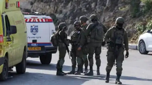 Israel orders West Bank full closure after shooting injures 5